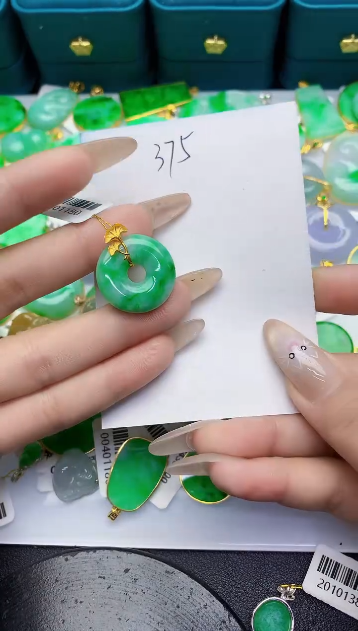 翡翠18K金镶嵌颈饰000000000