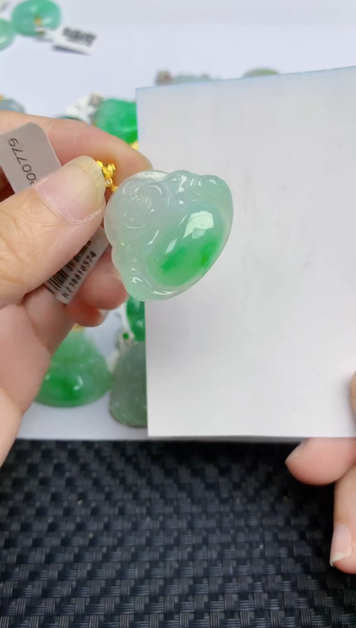 翡翠18K金镶嵌颈饰天然翡翠A货