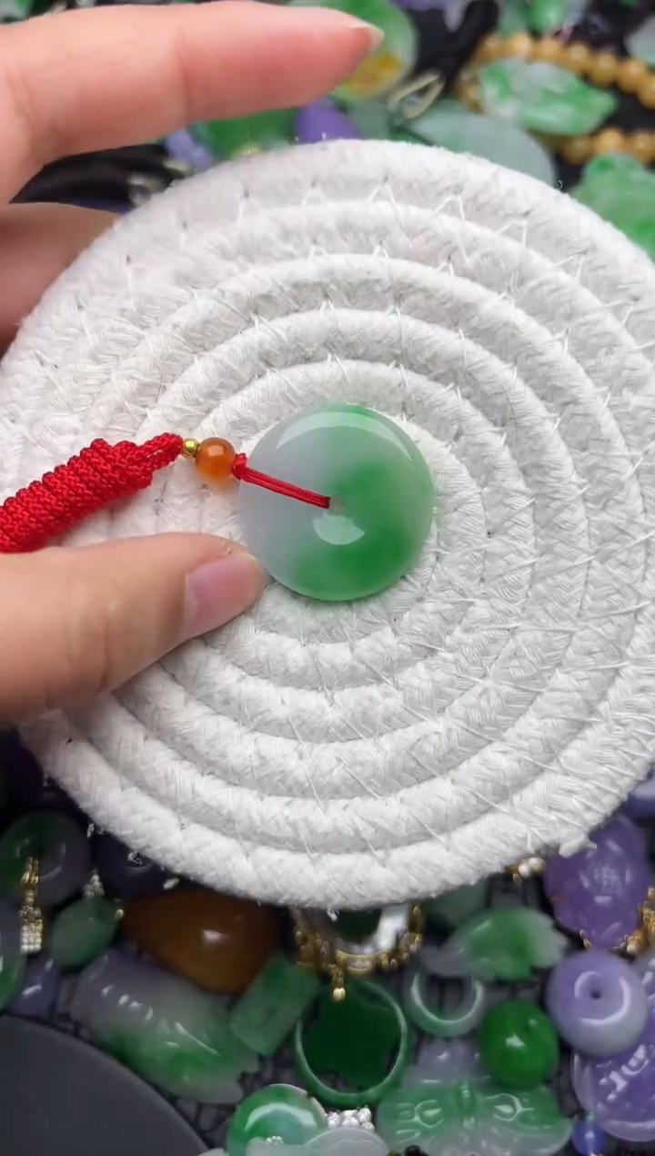 颈饰未镶嵌翡翠缅甸翡翠吊坠