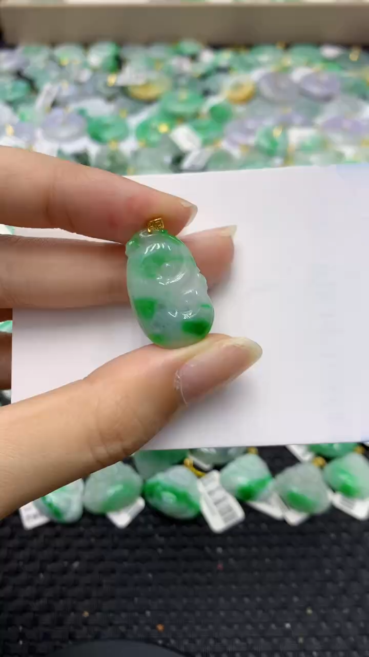 翡翠18K金镶嵌颈饰天然缅甸翡翠A货