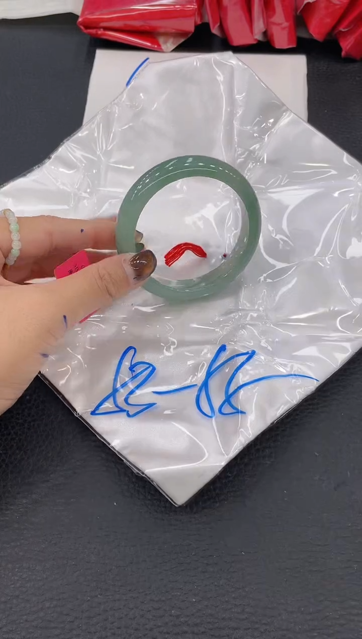 【闪购商品】翡翠手镯未镶嵌手镯