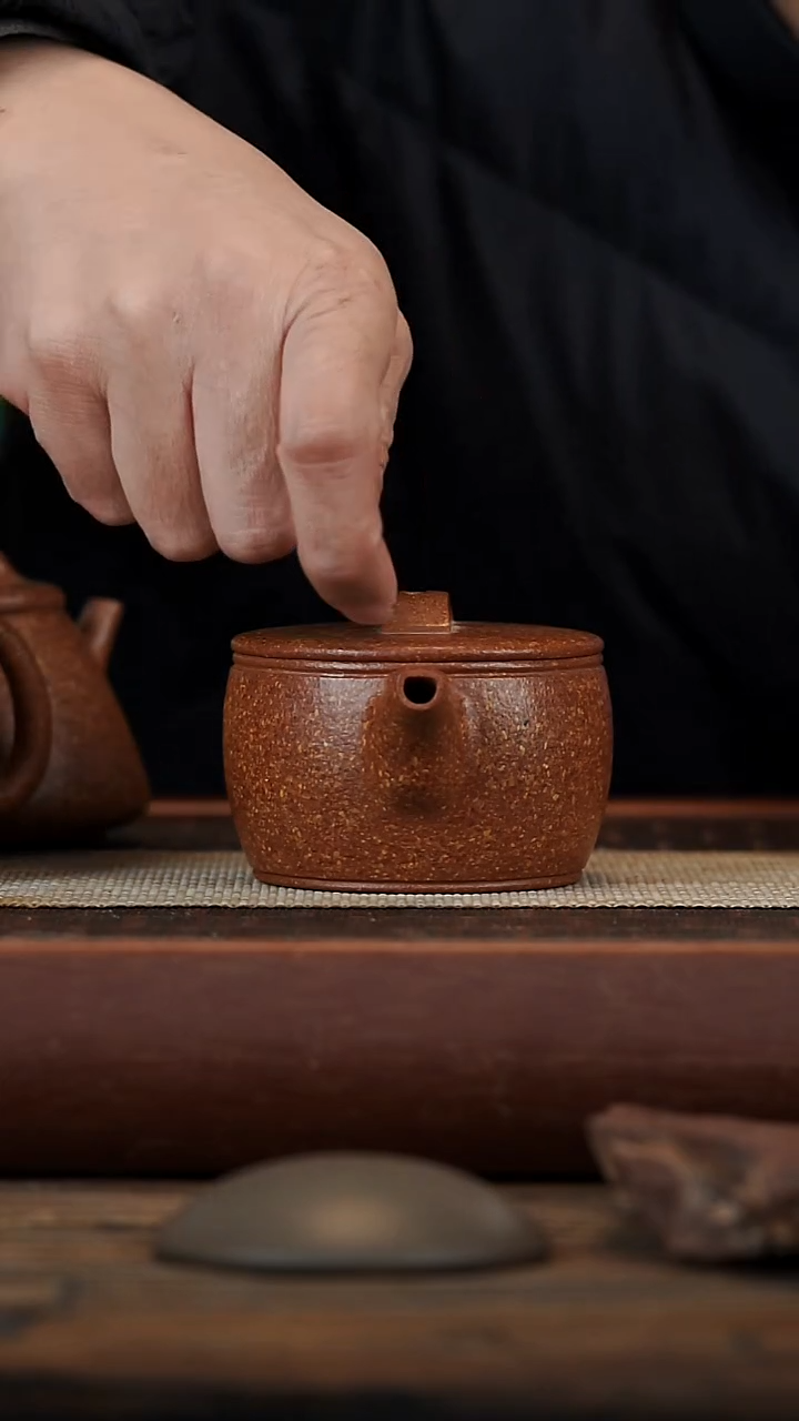 茶壶紫砂烘*哥微瑕冷金黄汉瓦220容量