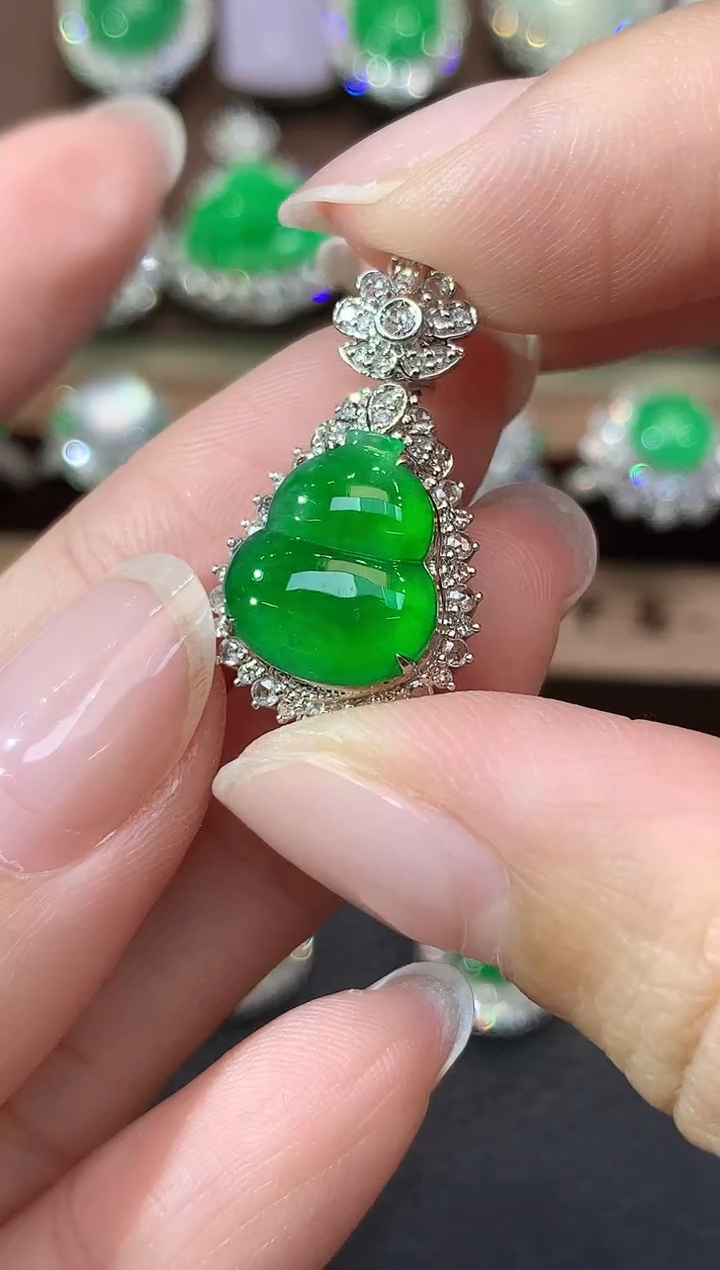 吊坠(不含链)18K金镶嵌翡翠D22