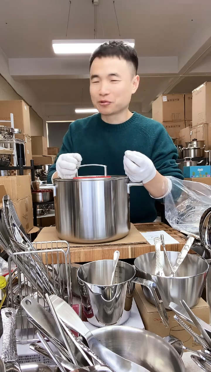 A28 微瑕心念22cm深汤锅