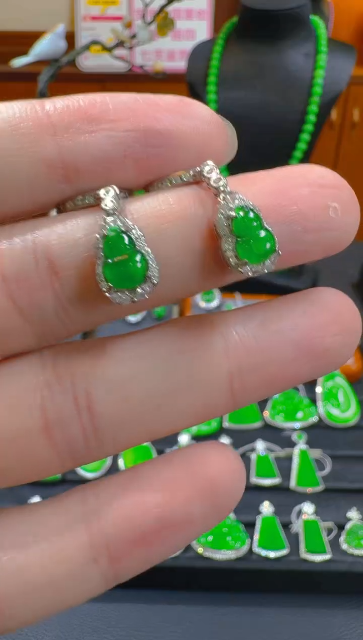 【闪购商品】翡翠耳饰未镶嵌天然a货翡翠