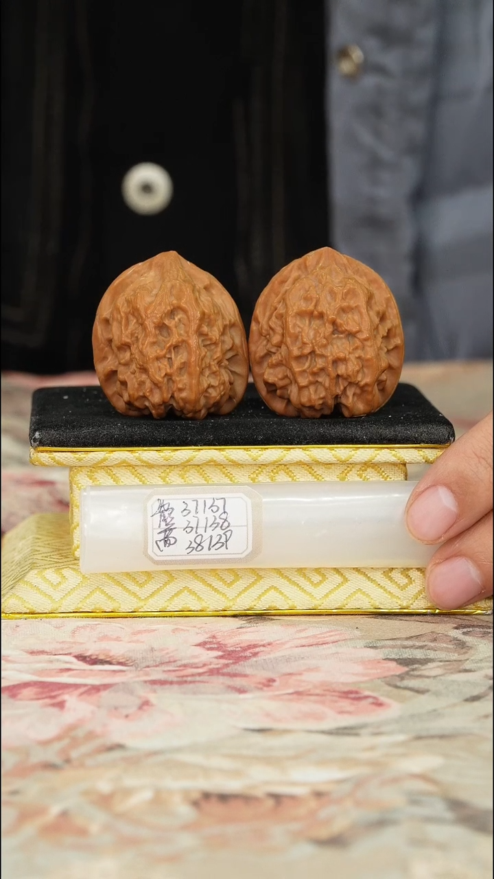 【闪购商品】文玩核桃把件马蹄