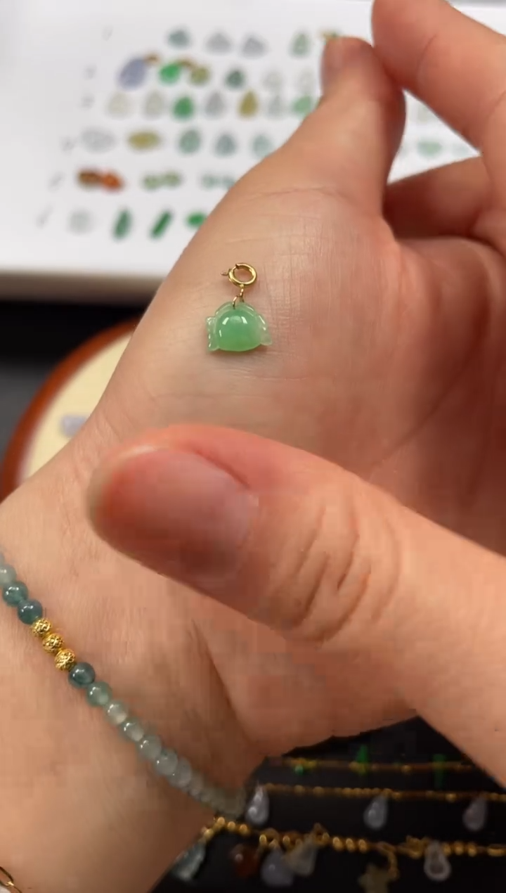 吊坠(不含链)18K金镶嵌翡翠一个JK728