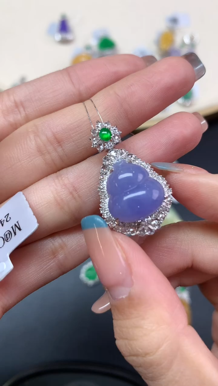 【闪购商品】翡翠吊坠(不含链)18K金镶嵌吊坠A170|35000