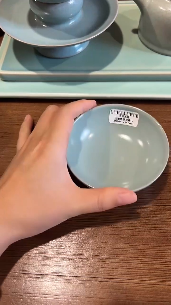 卧足杯 （王国奇手签专属器型）（天青）