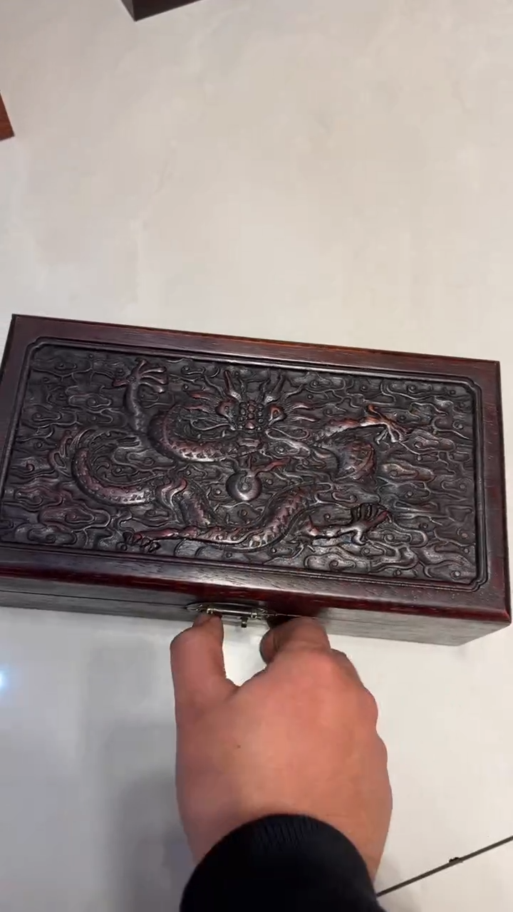 【闪购商品】木雕刻正龙 首饰盒