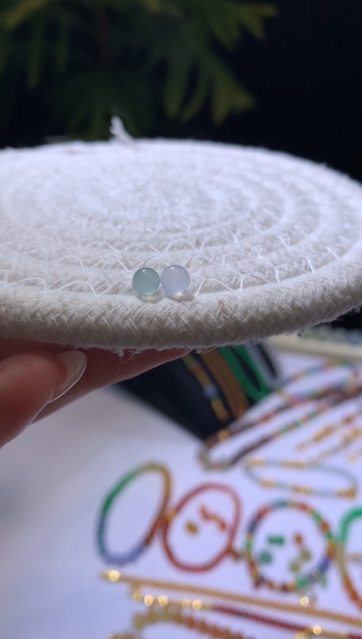 【闪购商品】定制翡翠未镶嵌4.3-4.7*两颗珠子180+18