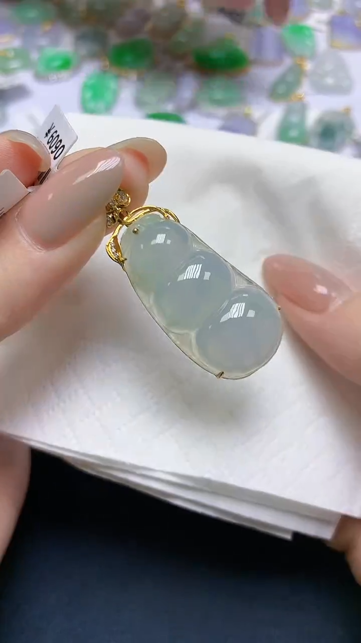 翡翠18K金镶嵌颈饰天然缅甸A货翡翠