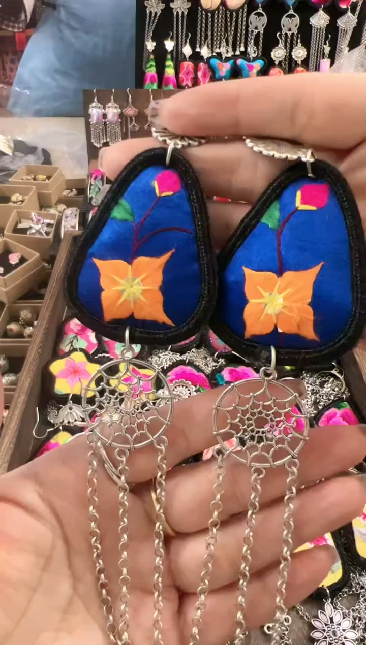 【闪购商品】织绣民族风老绣饰品158