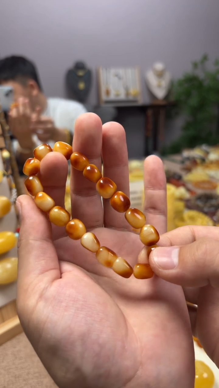 【闪购商品】蜜蜡裸石未镶嵌手串