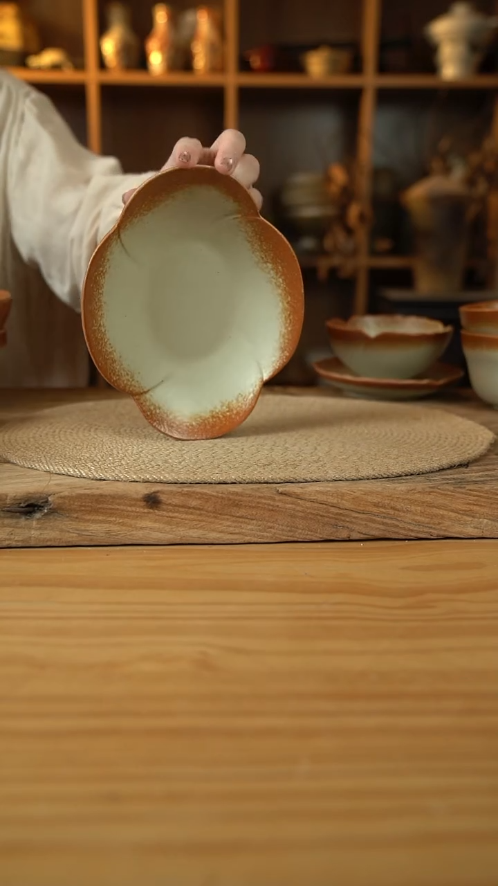 暖阳系列的8英寸四边花边椭圆盘1个