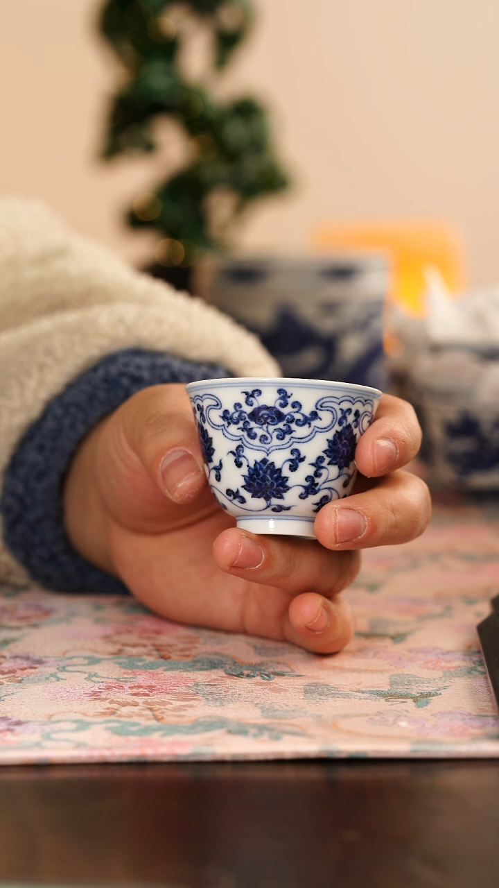 【闪购商品】松风馆缠枝如意花神杯