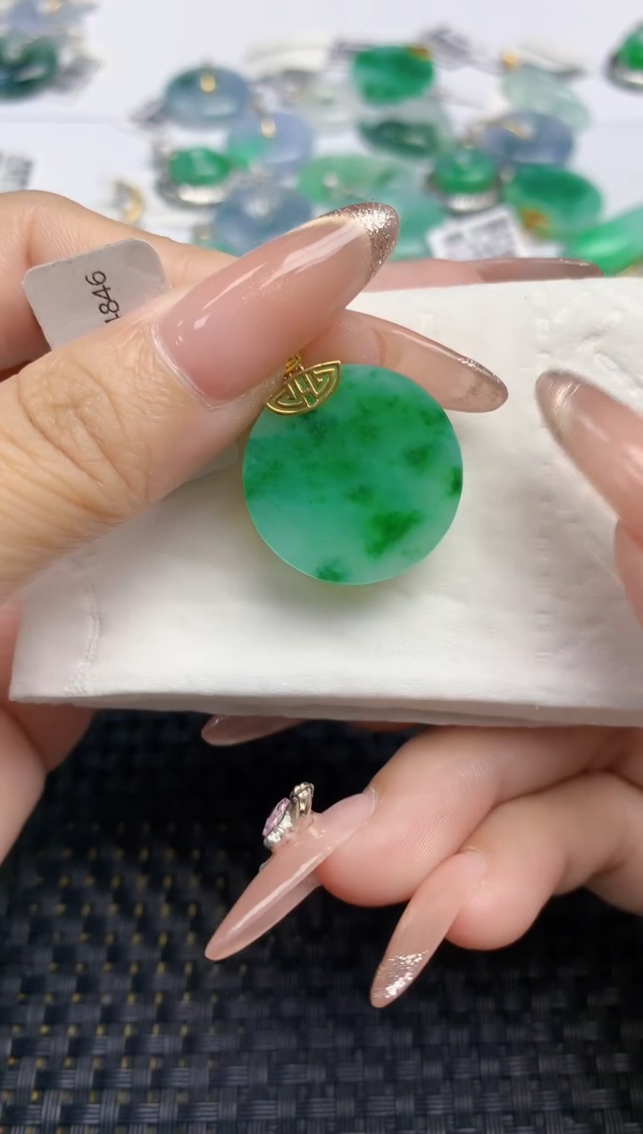 颈饰18K金镶嵌翡翠天然缅甸A货翡翠百元以上9元证书费自理