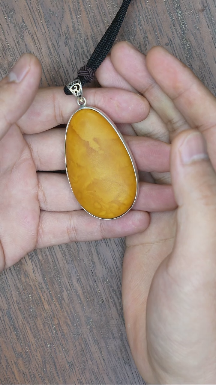 【闪购商品】琥珀裸石银S925镶嵌老蜡水滴橘皮吊坠
