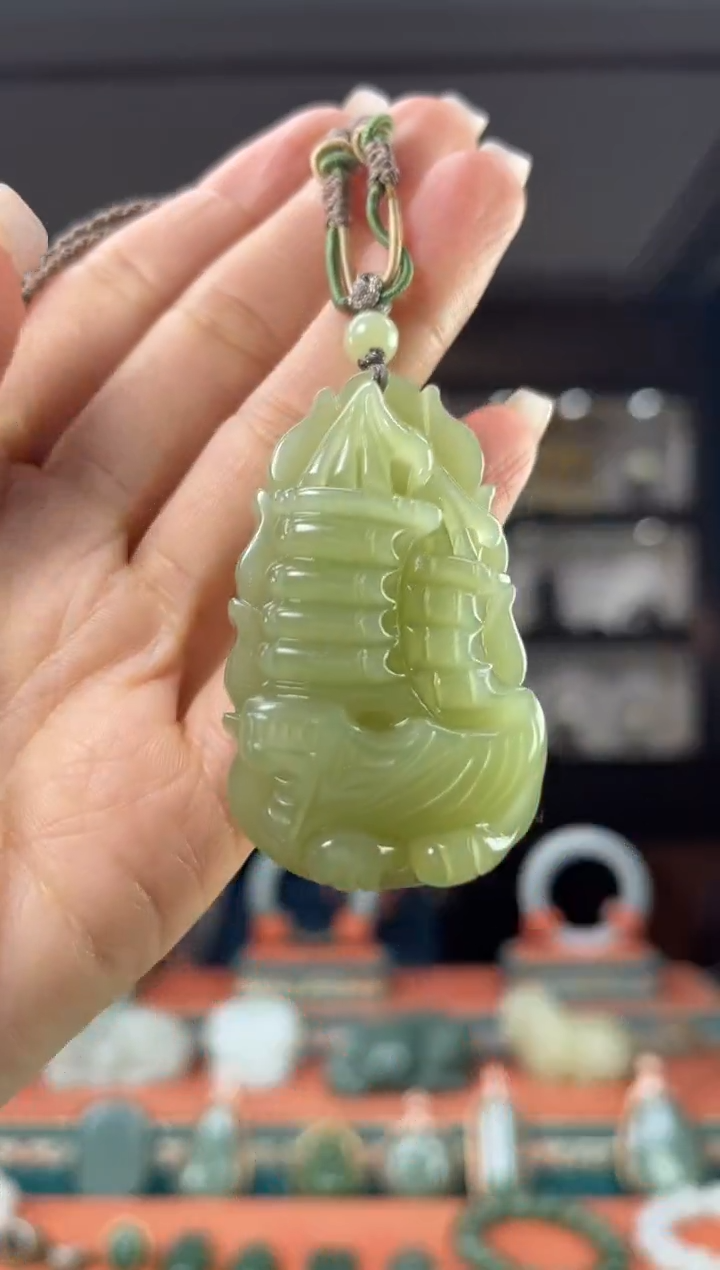 颈饰未镶嵌和田玉佩佩