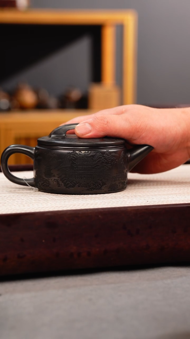 茶壶紫砂石黄 宽钮汉瓦 刻绘