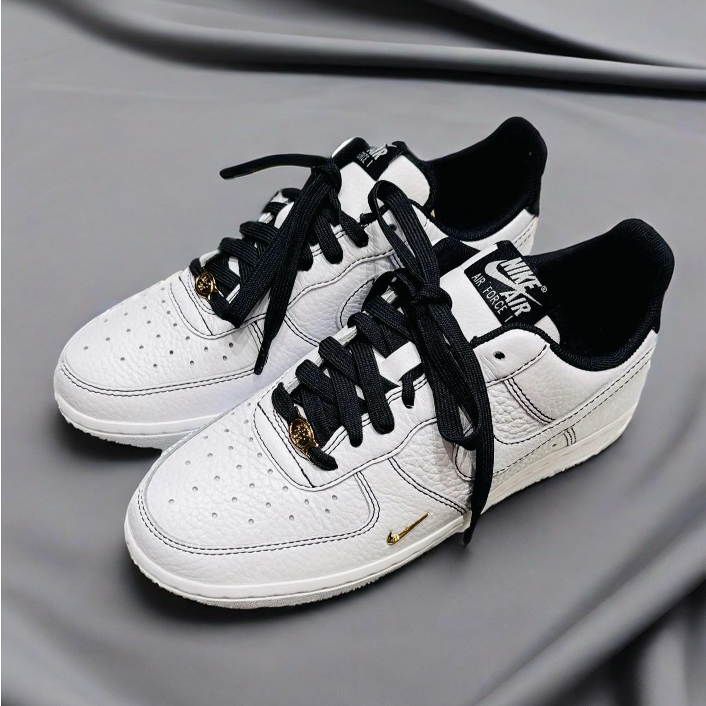 Nike/耐克正品女子空军一号爆款美式板鞋IB6543101