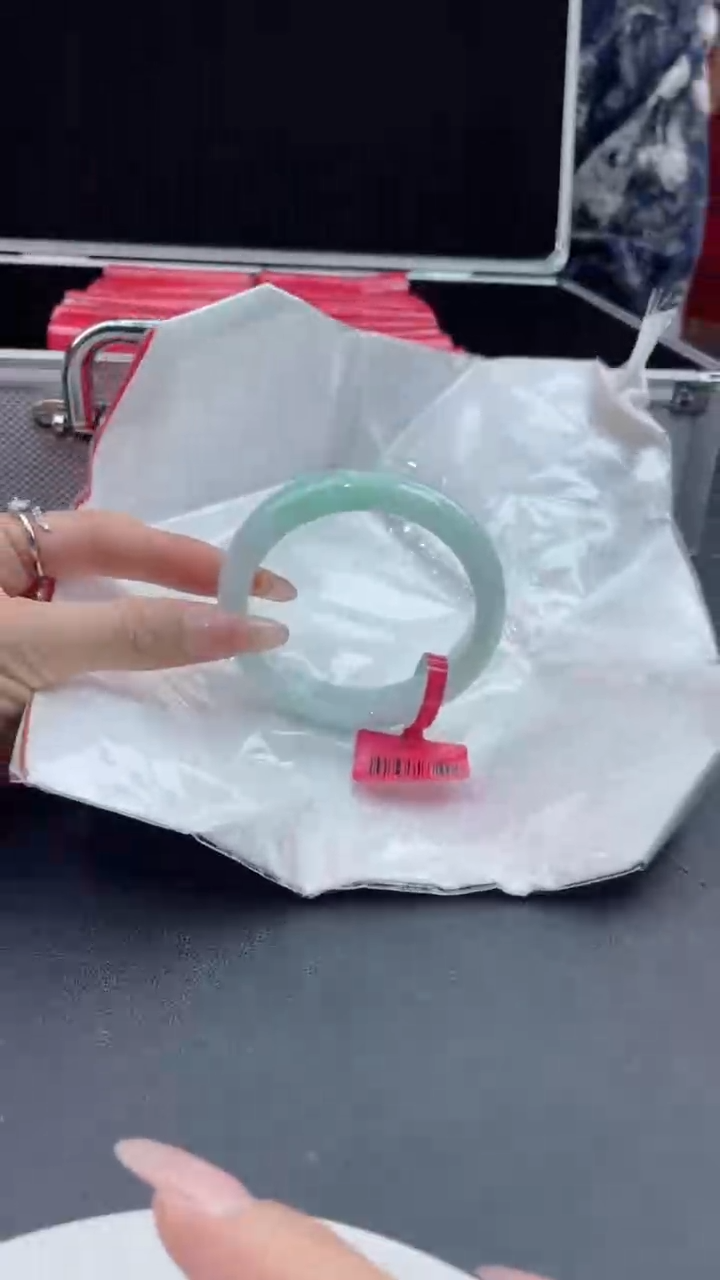 【闪购商品】翡翠手镯未镶嵌翡翠手镯4