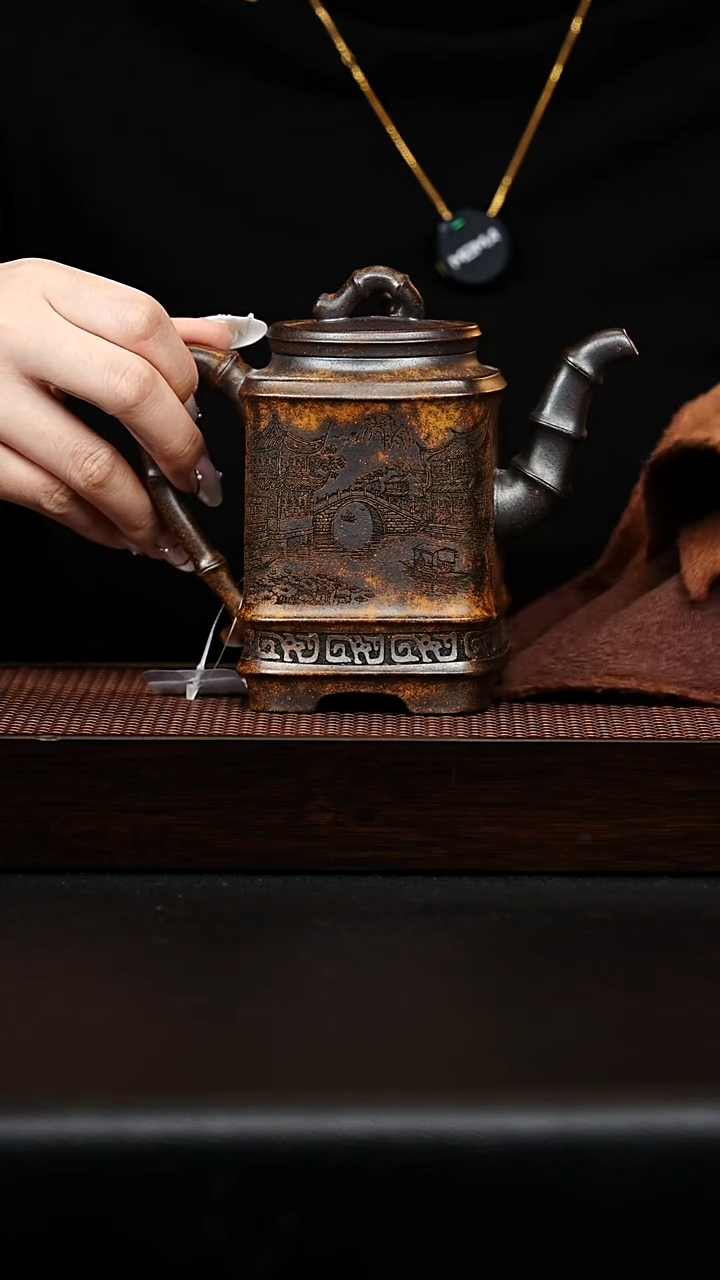 茶壶紫砂四方壶 