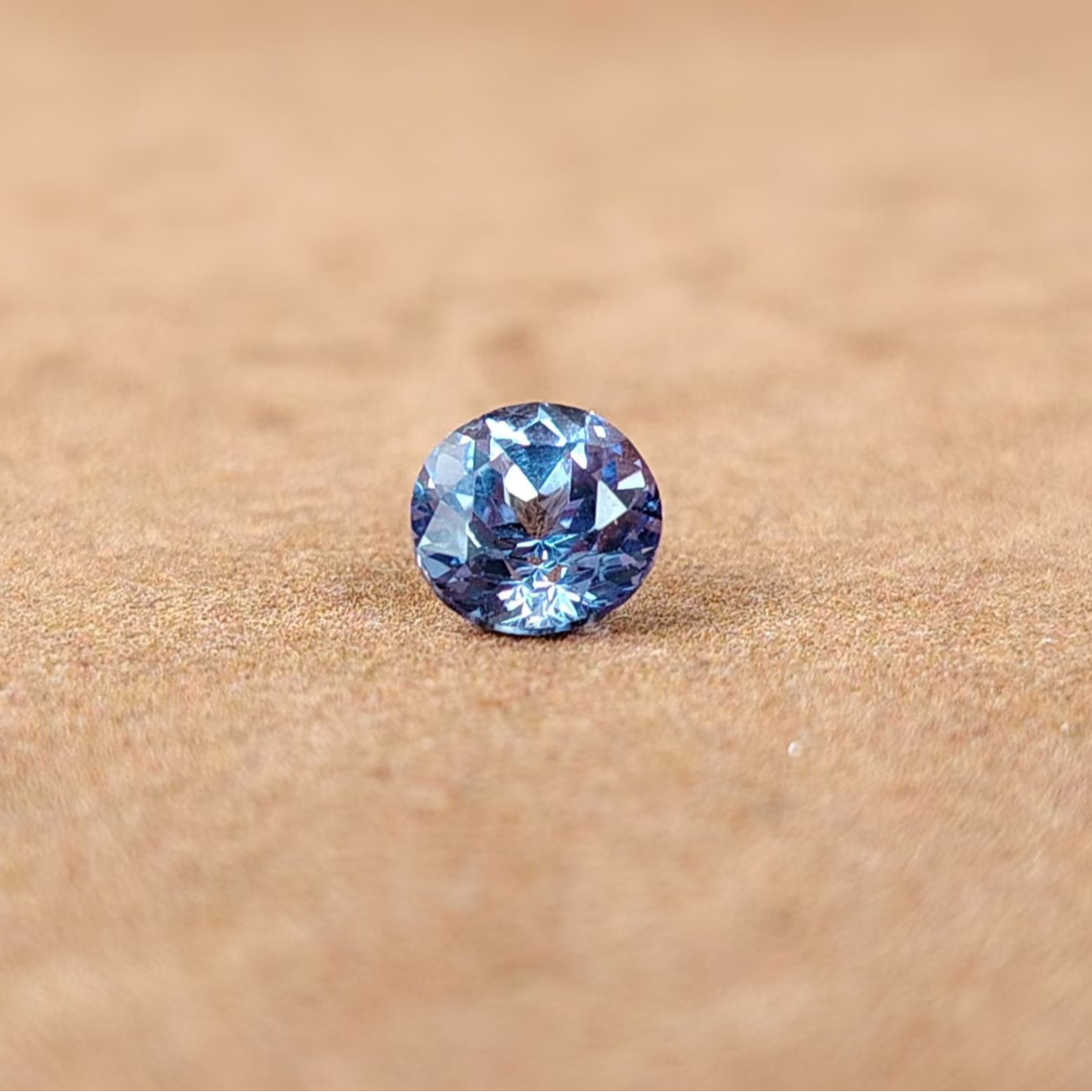 培育蓝宝石#1.88c矢车菊圆形6.7*6.7高精切裸石支持双检