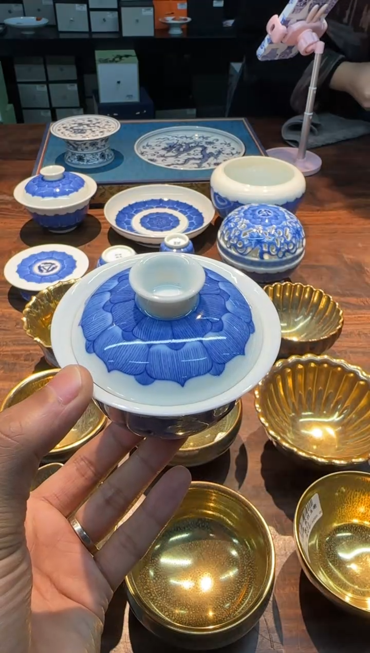 【闪购商品】妙色 青花佛莲盖碗（小）