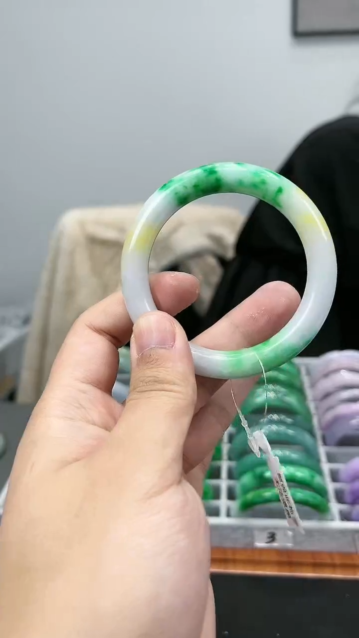 【闪购商品】砖雕s30 奶白底手镯 圈口55