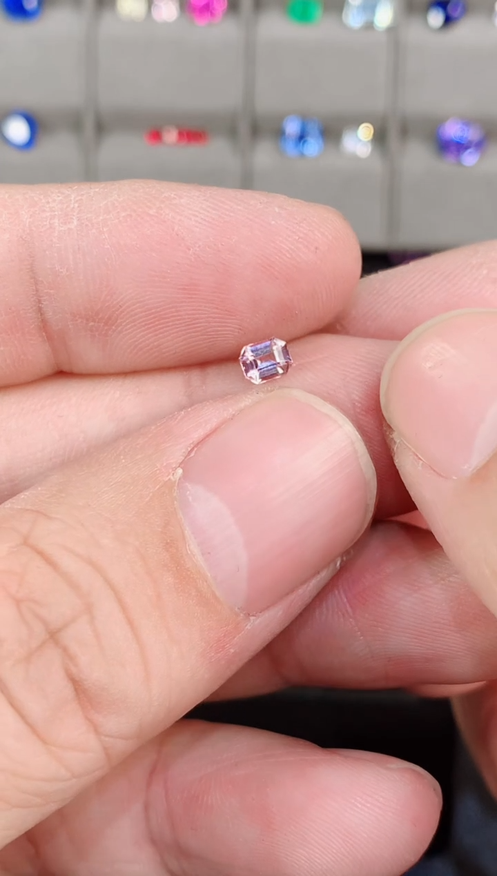 【闪购商品】蓝宝石裸石未镶嵌0.32ct 无烧帕帕拉恰