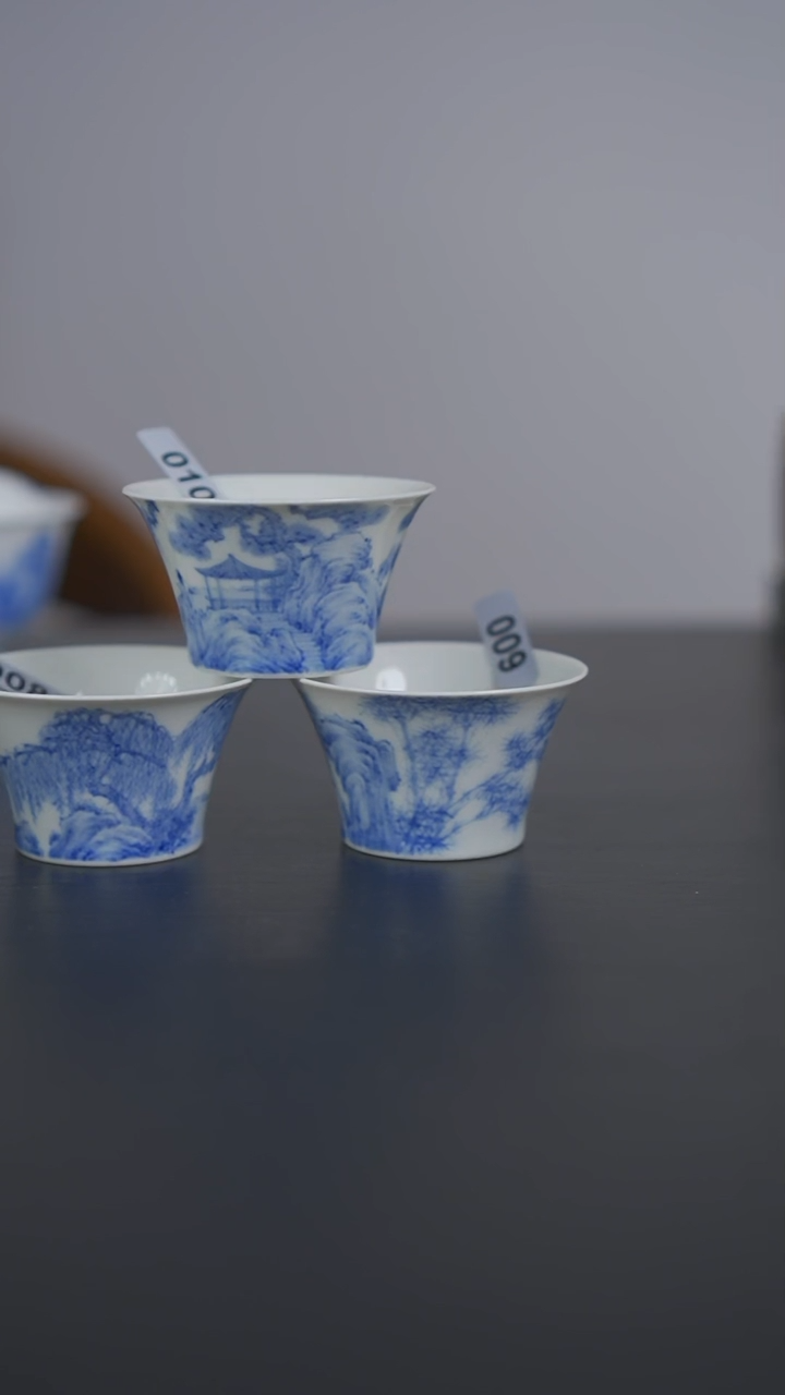 杯子瓷R****s青花马蹄三只套组