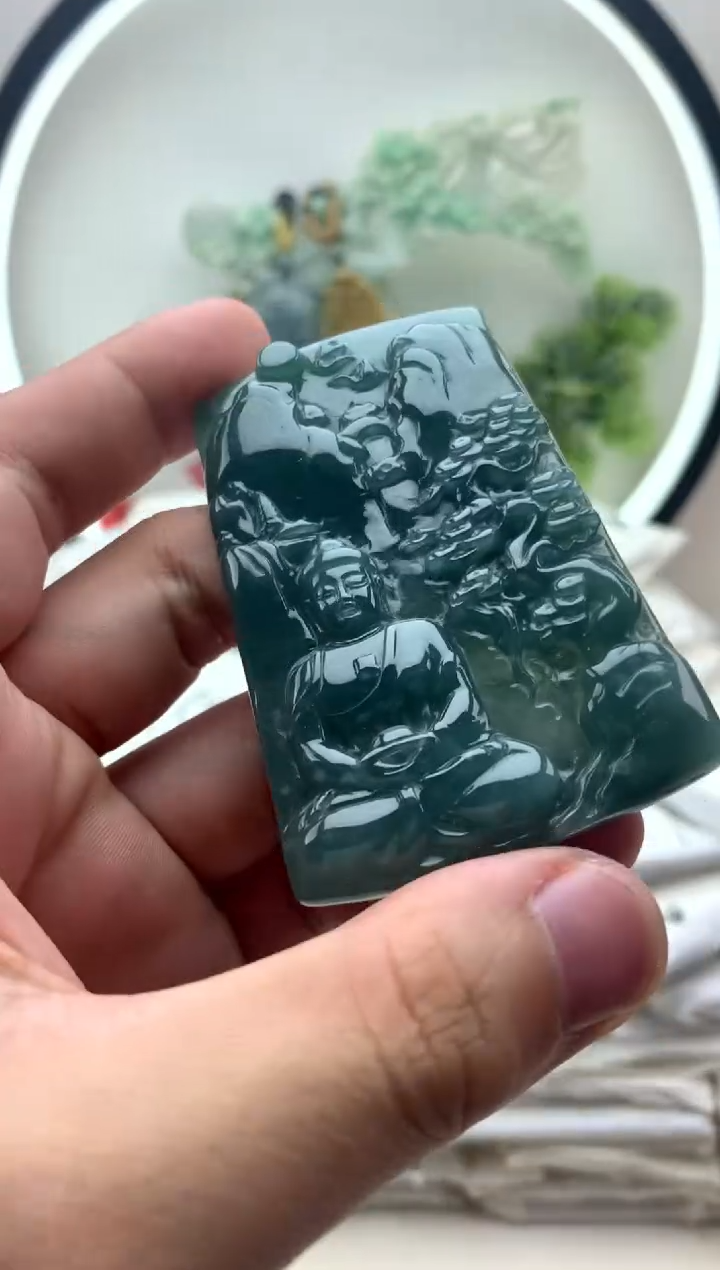 颈饰未镶嵌翡翠大日如来