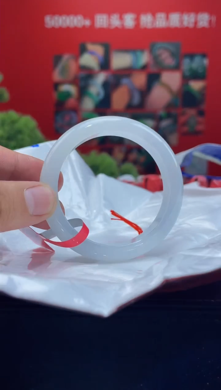 翡翠手镯未镶嵌手镯6