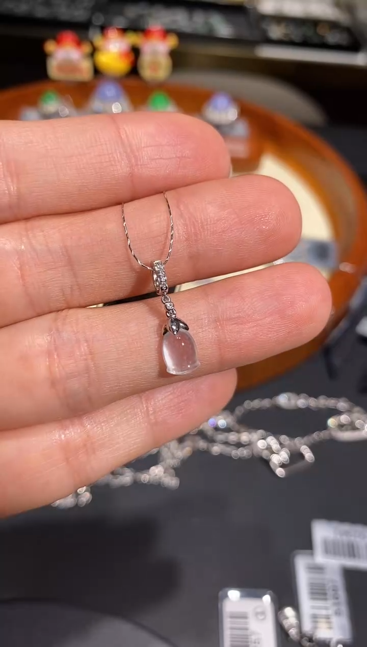 【闪购商品】翡翠颈饰18K金镶嵌吊坠