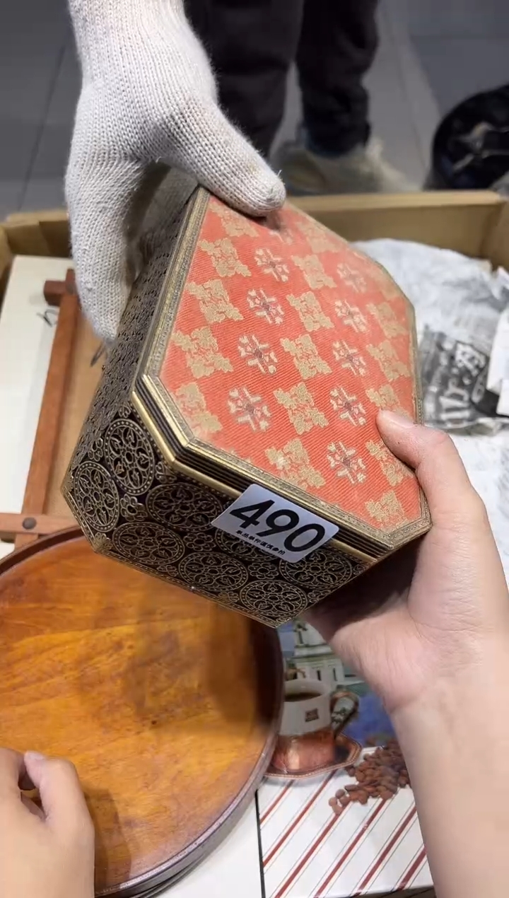 巴***佳490.茶摆件         