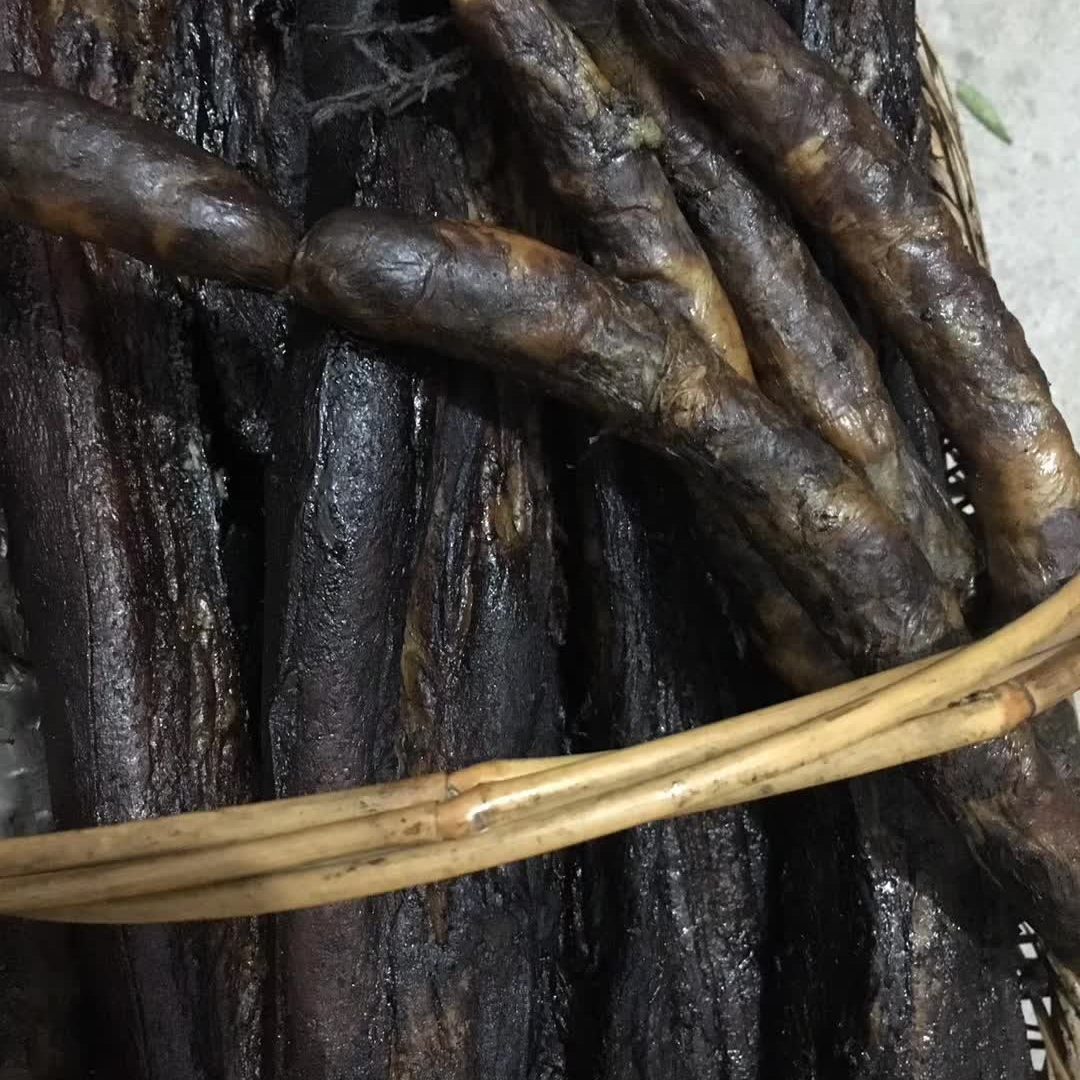 湖南湘西凤凰古城苗家土猪肉腊肉香肠