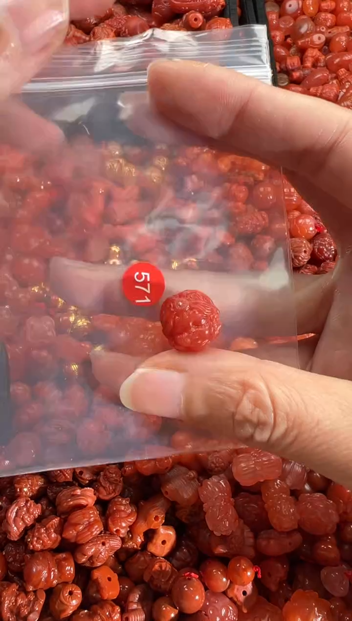 【闪购商品】南红玛瑙颈饰未镶嵌1