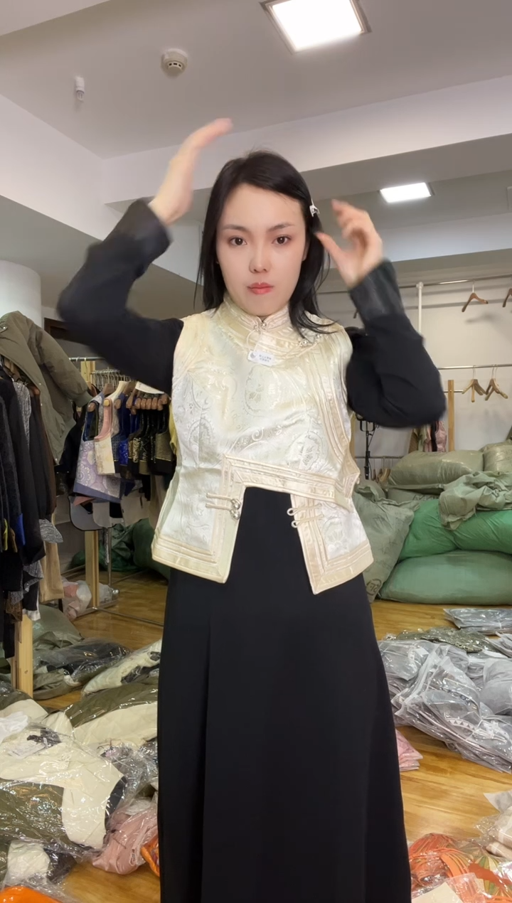 L码        105-115斤   马甲