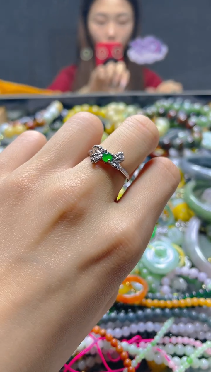 颈饰未镶嵌翡翠/E/翡翠A货，一件也是批发价