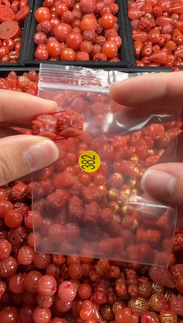 【闪购商品】南红玛瑙颈饰未镶嵌1