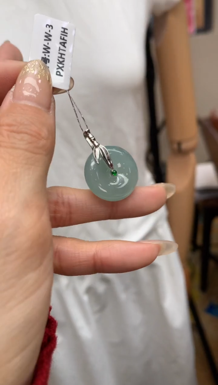 【闪购商品】翡翠颈饰18K金镶嵌平安扣