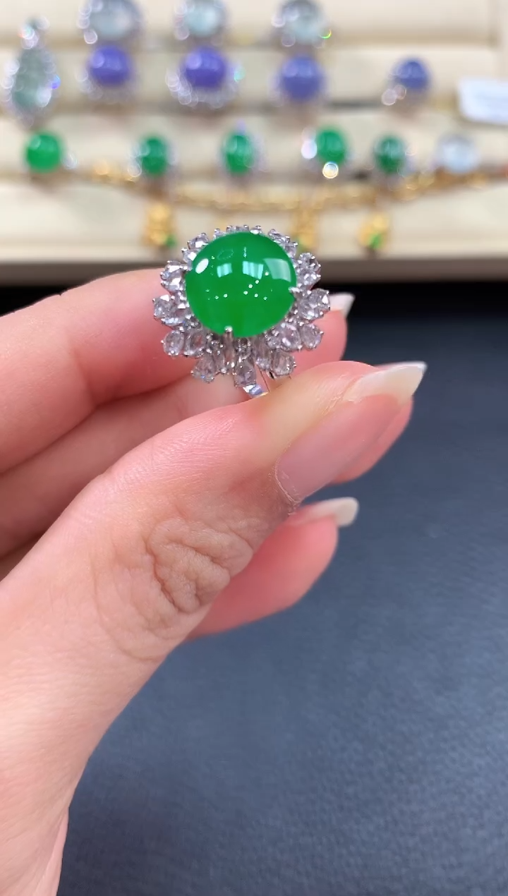 【闪购商品】翡翠戒指18K金镶嵌b213   