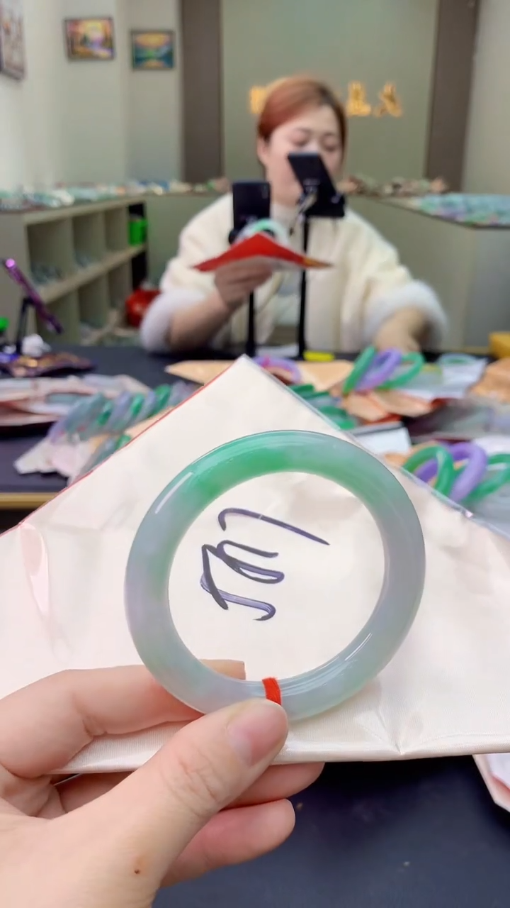 【闪购商品】翡翠手镯未镶嵌1018601009