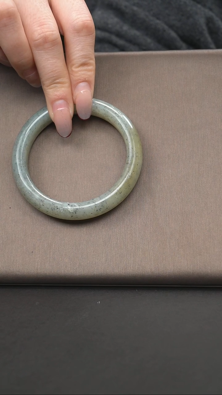 【闪购商品】和田玉手镯未镶嵌和田玉 手镯 未镶嵌