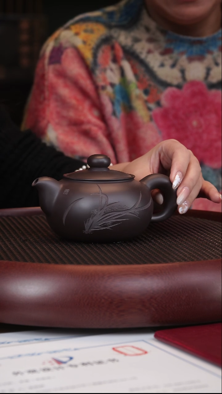 【闪购商品】紫砂茶壶1-83张彩萍黑墩头卡盖芙蓉珠260CC