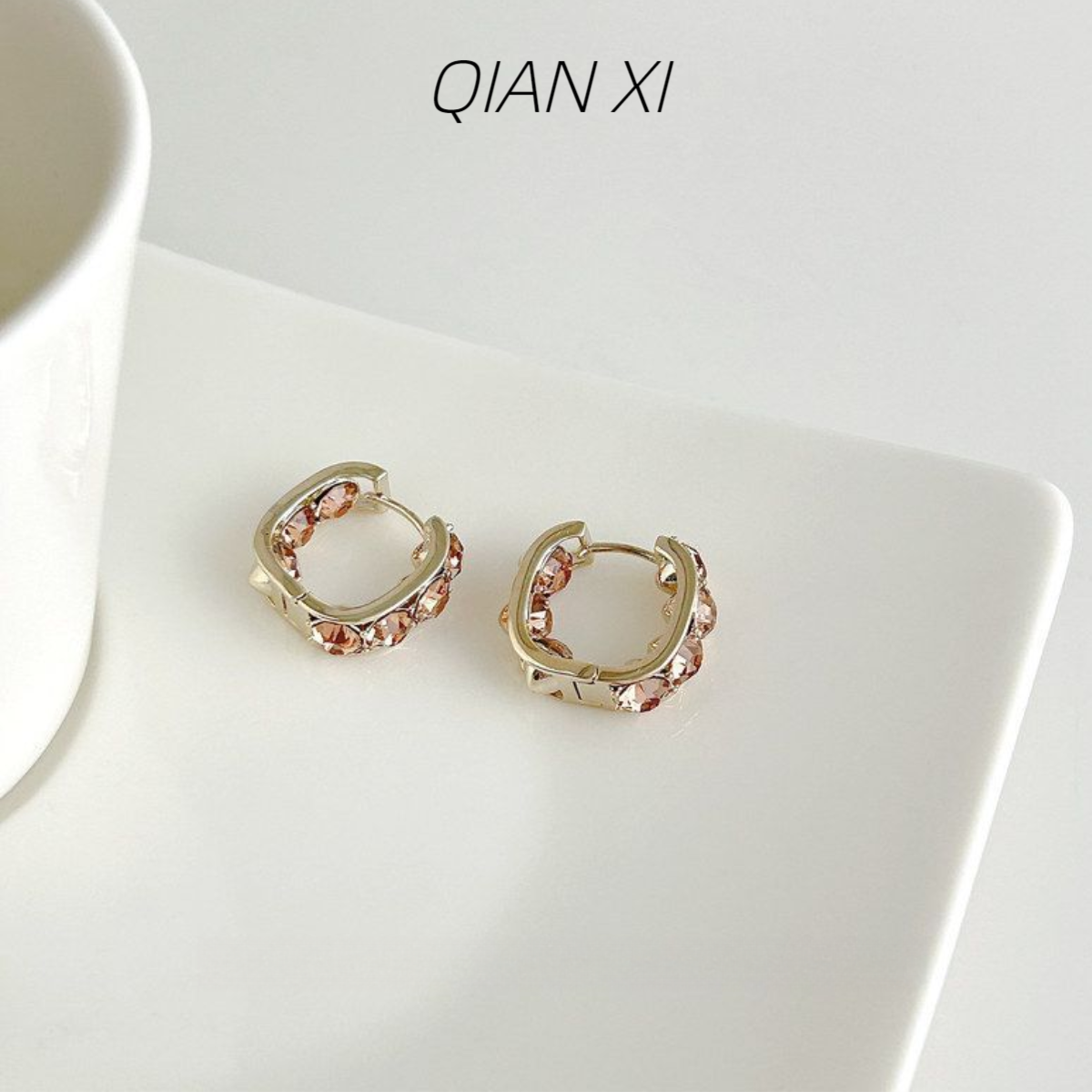 铜合金锆石耳饰 QIAN XI S925银针 秋冬爆款香槟色满钻方形耳扣