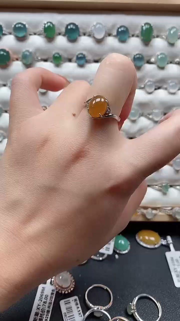 【闪购商品】翡翠戒指银S925镶嵌一物一证一礼盒