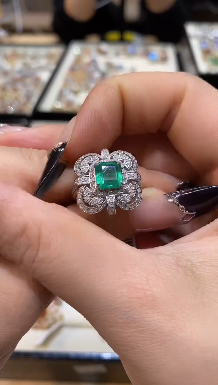 银S925镶嵌戒指定制祖母绿楚楚珠宝中古甄选不退换