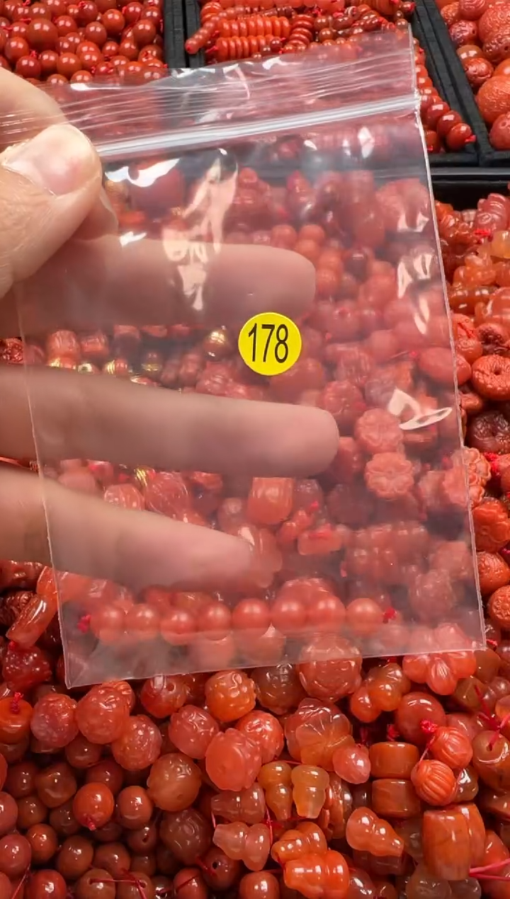 【闪购商品】南红玛瑙颈饰未镶嵌1